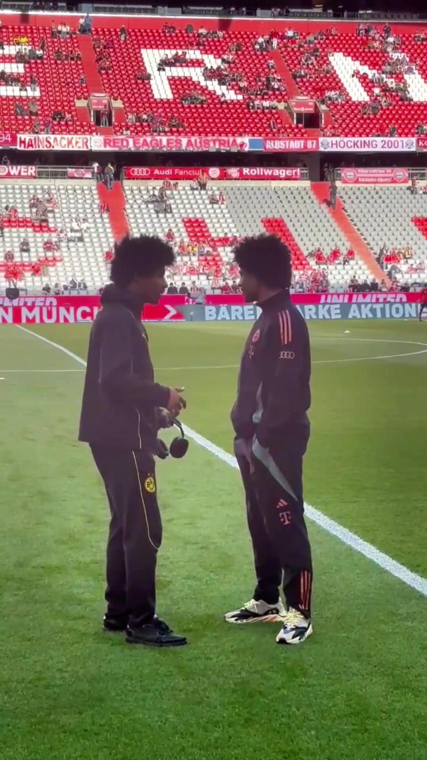 一模一样的蓬蓬头！一时分不清阿德耶米和格纳布里了！